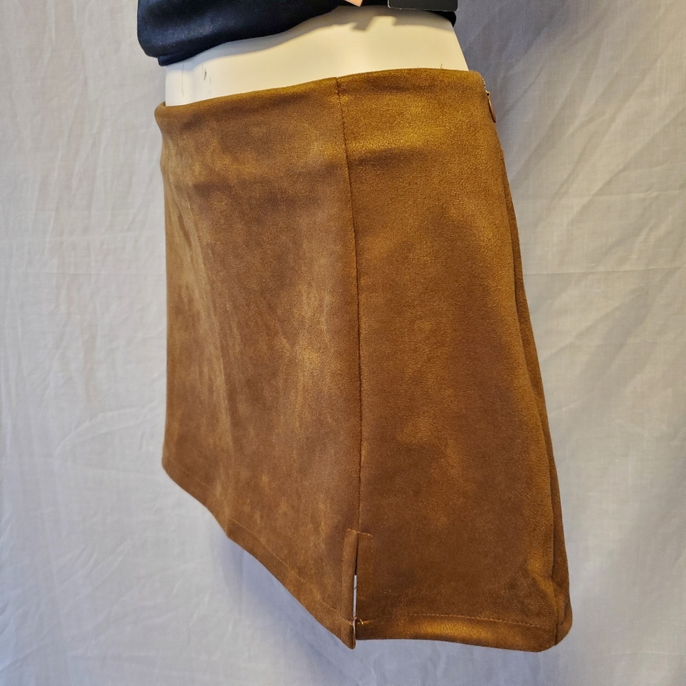 Love Tree Faux Suede Skort Brown Mini Skirt Shorts Size M / L NWT - Picture 2 of 6